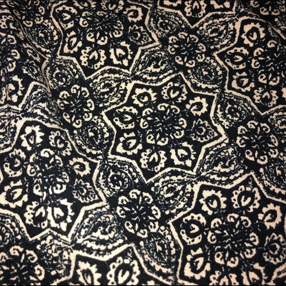 Forever 21 kaleidoscope skater skirt M - Picture 3 of 4